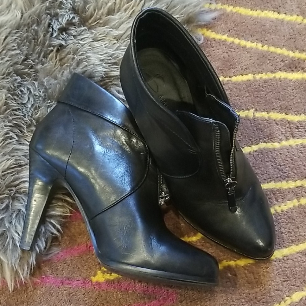 Heeled booties